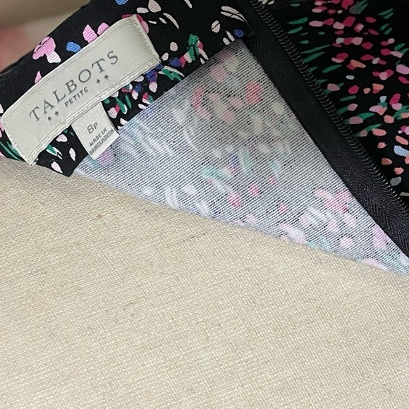 Talbots Field of Tulips Cotton Blend Pencil Skirt Sz. 8 Petite - Picture 6 of 10